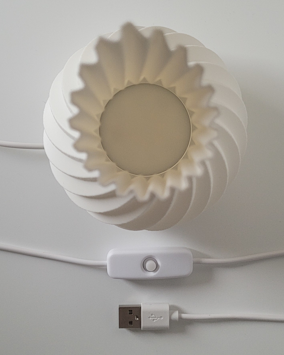 Beleuchtete Vase SOPHIE kabelgebunden USB